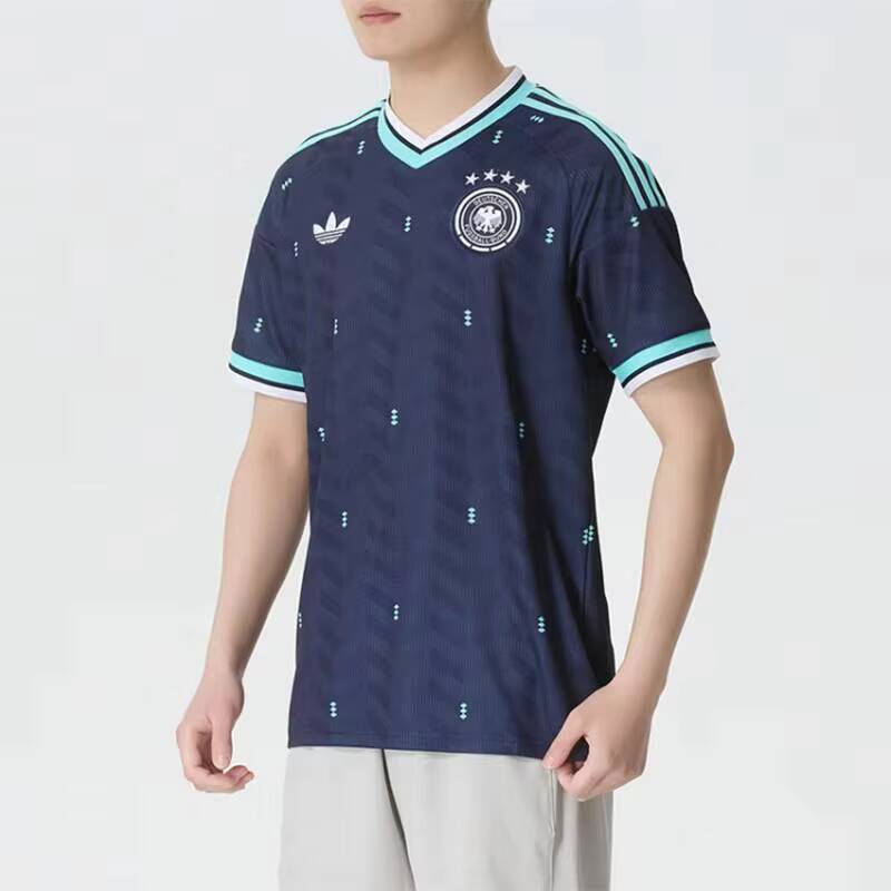 Crossfit Training - Heißes Adidas Clover Germany Team Shirt